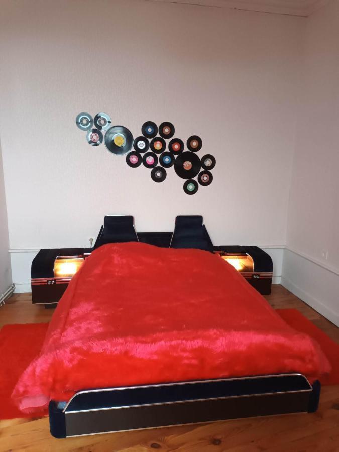 Apartamento Retour vers le passé Thiers Exterior foto