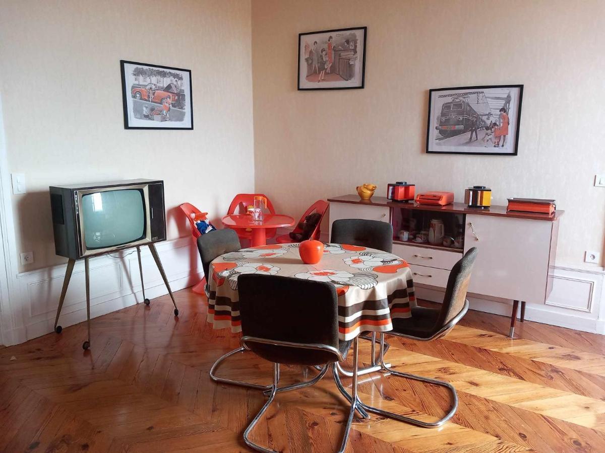 Apartamento Retour vers le passé Thiers Exterior foto